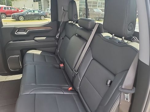 Used 2025 GMC Sierra 1500 Denali w/ Technology Package AWD/4WD image 15