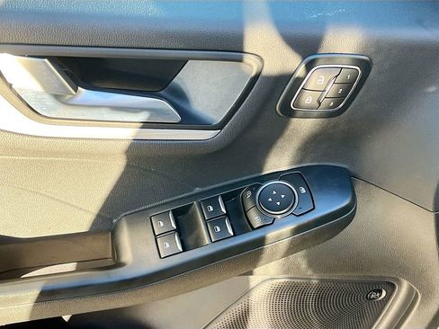 Used 2024 Ford Escape Platinum w/ Premium Technology Package image 18