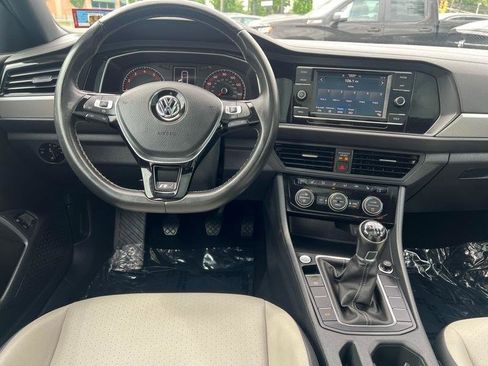 Used 2020 Volkswagen Jetta R-Line FWD image 12