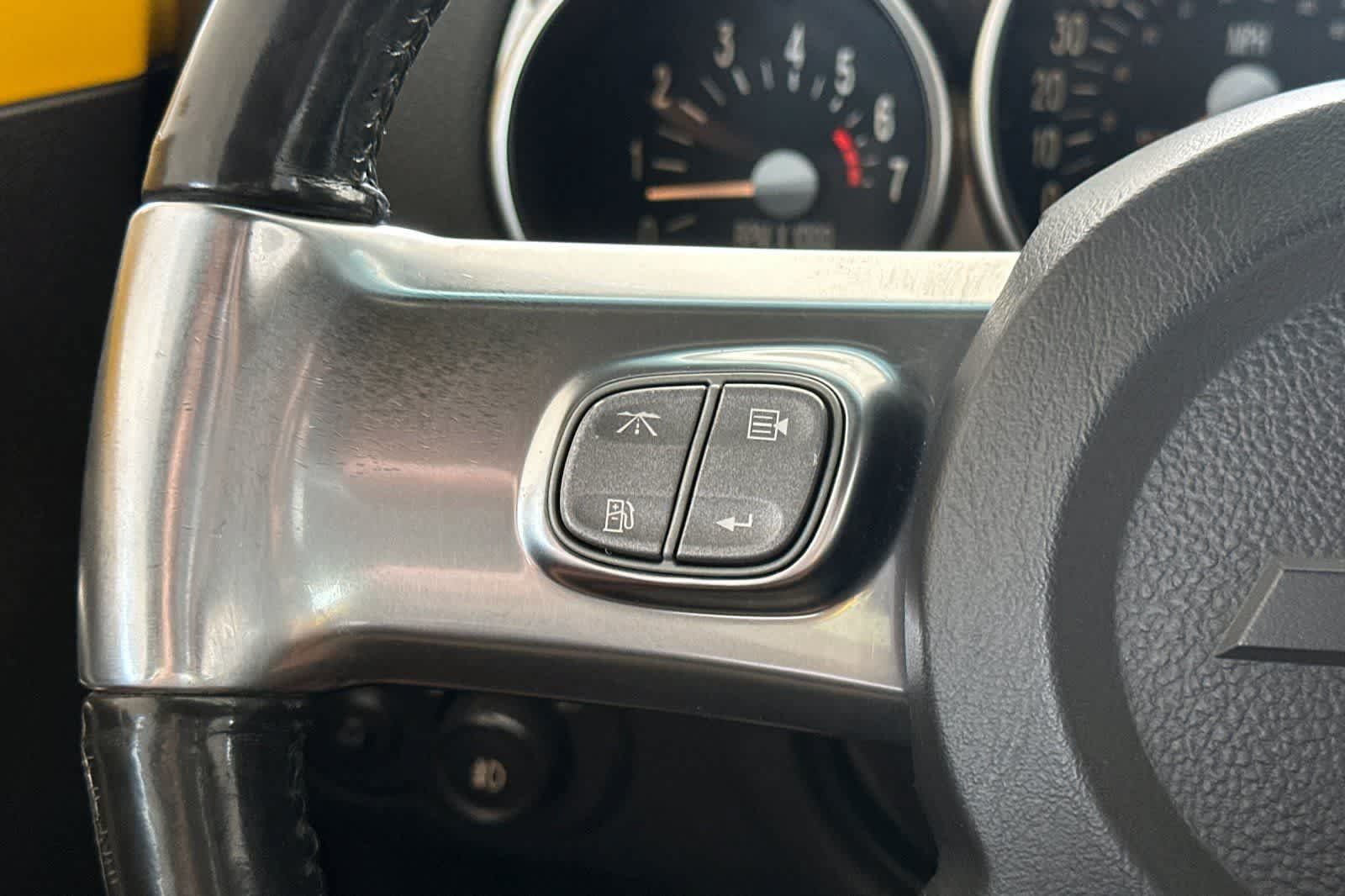 Used 2004 Chevrolet SSR w/ Preferred Equipment Group RWD image 22