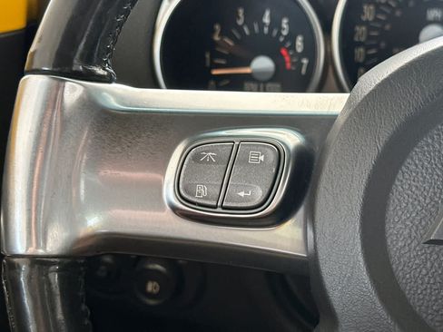 Used 2004 Chevrolet SSR w/ Preferred Equipment Group RWD image 22