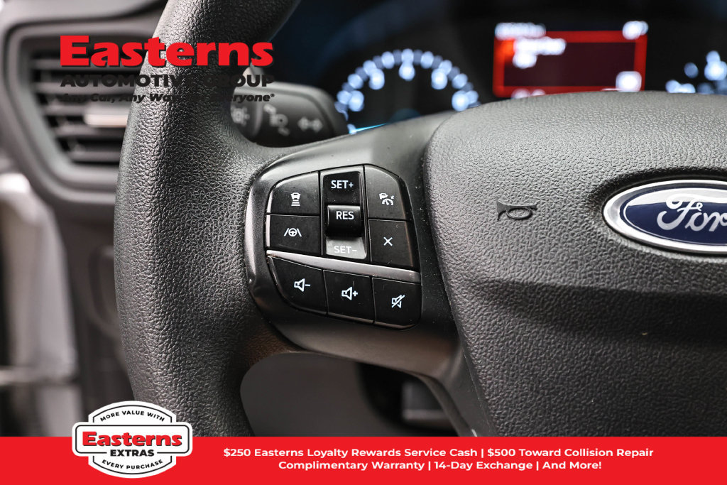 Used 2022 Ford Escape SE FWD image 16