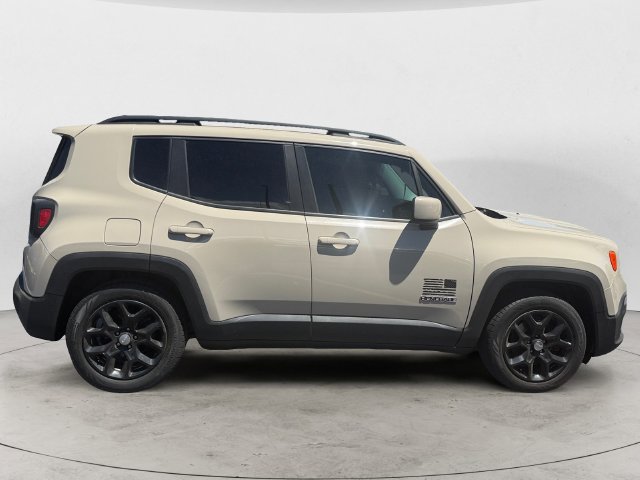 Used 2015 Jeep Renegade Latitude FWD image 6
