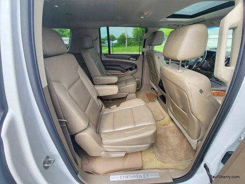 Used 2016 Chevrolet Suburban LTZ RWD image 42