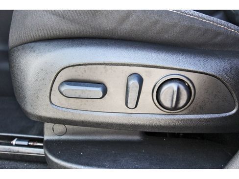 Used 2022 Chevrolet Equinox LT FWD image 29