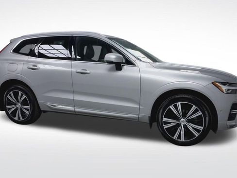 Used 2023 Volvo XC60 B5 Plus AWD/4WD image 9