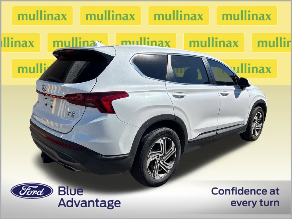 Used 2023 Hyundai Santa Fe SE w/ Cargo Package FWD image 2