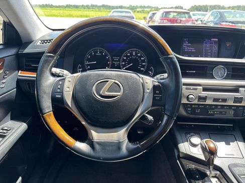 Used 2014 Lexus ES 350 w/ Premium Package FWD image 13