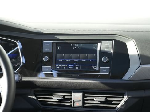 Used 2023 Volkswagen Jetta SE FWD image 41