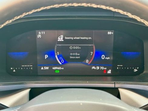 Certified 2022 Volkswagen Taos SE FWD image 34
