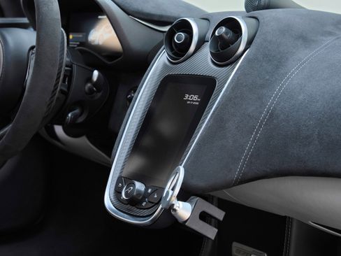 Used 2017 McLaren 570S RWD image 60