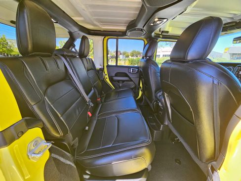 Used 2023 Jeep Wrangler Unlimited Sahara w/ Cold Weather Group AWD/4WD image 29