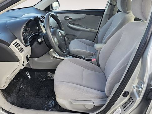 Used 2011 Toyota Corolla LE FWD image 25
