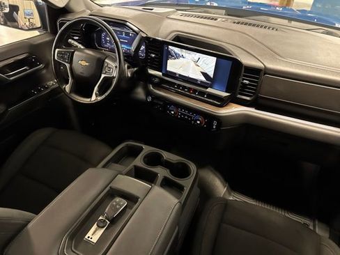Used 2022 Chevrolet Silverado 1500 LT w/ Z71 Off-Road Package AWD/4WD image 21
