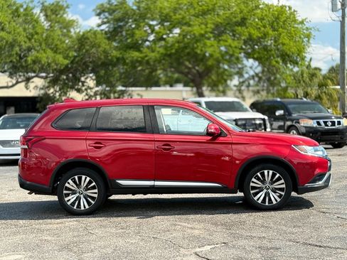 Used 2019 Mitsubishi Outlander SE AWD/4WD image 10
