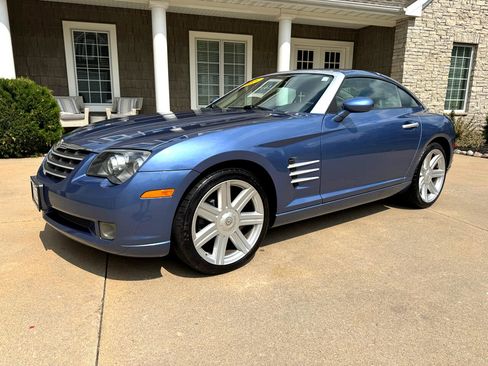 Used 2005 Chrysler Crossfire Limited image 2
