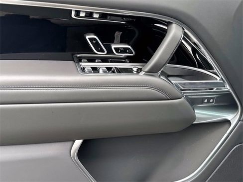 New 2025 Land Rover Range Rover Long Wheelbase SE image 15