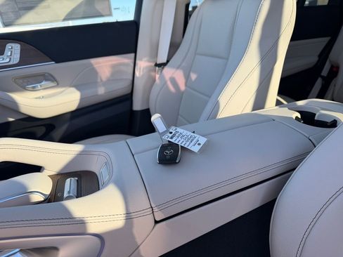 New 2026 Mercedes-Benz GLS 450 4MATIC image 26