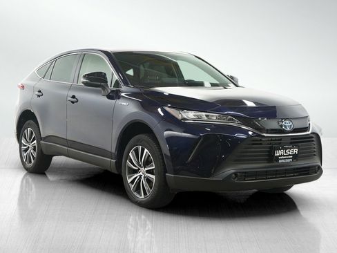 Used 2021 Toyota Venza LE image 7