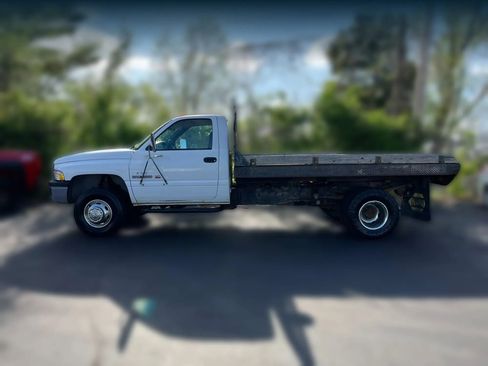 Used 2001 Dodge Ram 3500 Truck 2WD Regular Cab image 2