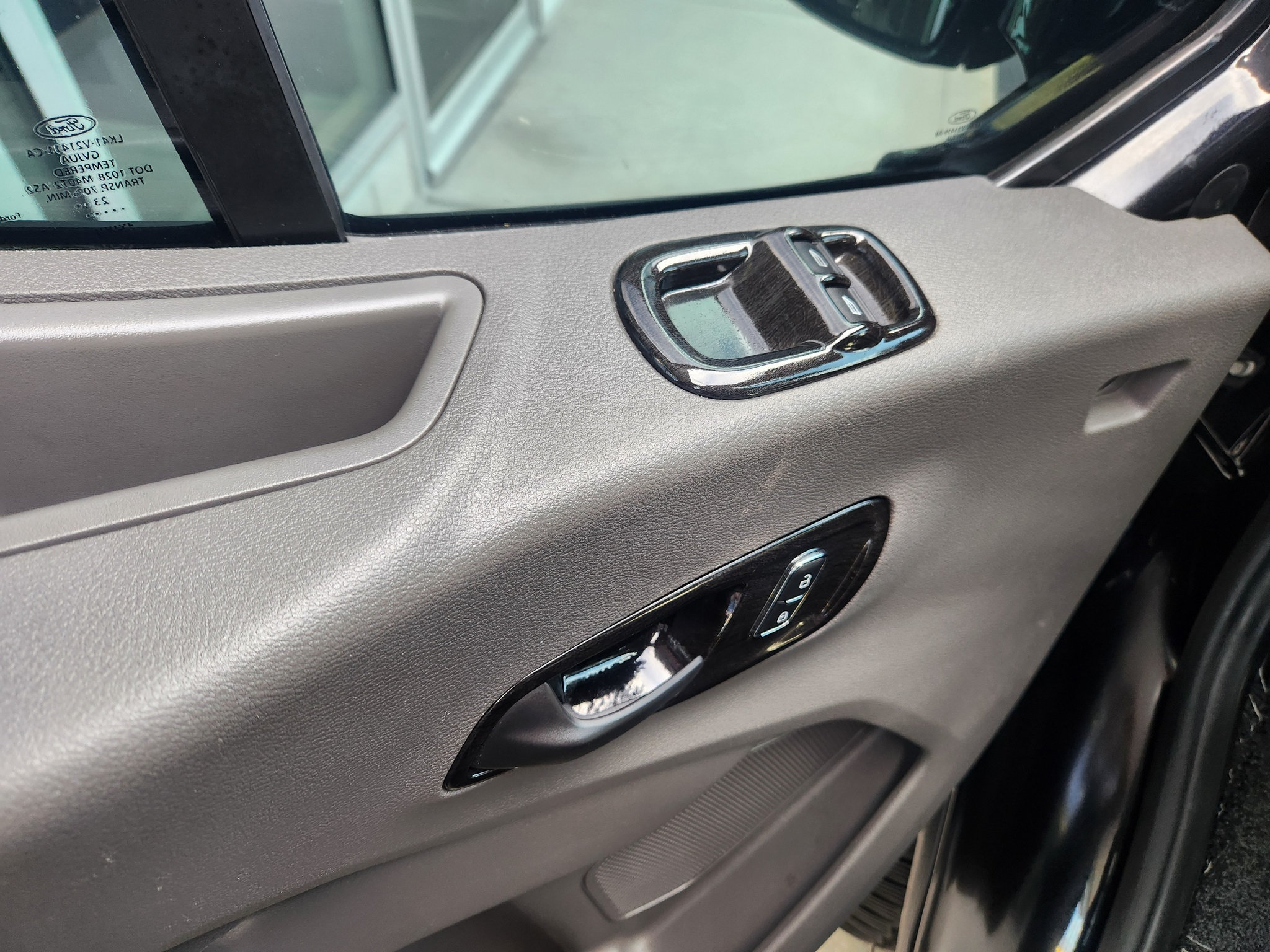 Used 2023 Ford Transit 150 Low Roof AWD image 30