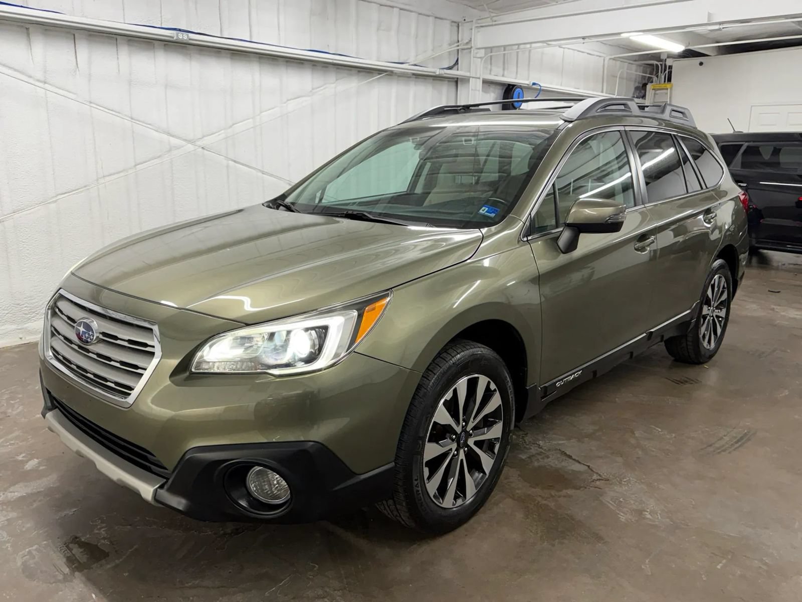 Used 2017 Subaru Outback 2.5i Limited AWD/4WD image 8