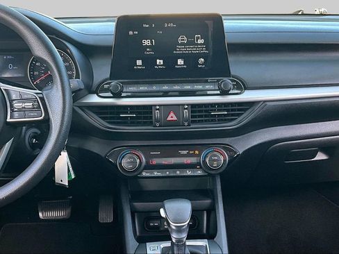 Used 2019 Kia Forte Sedan image 6