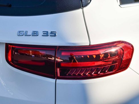 Used 2025 Mercedes-Benz GLB 35 AMG 4MATIC image 7