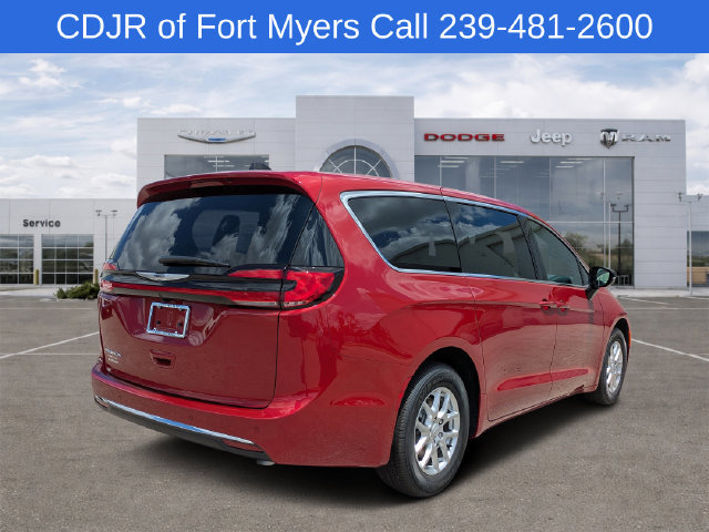 New 2026 Chrysler Pacifica Select FWD image 3