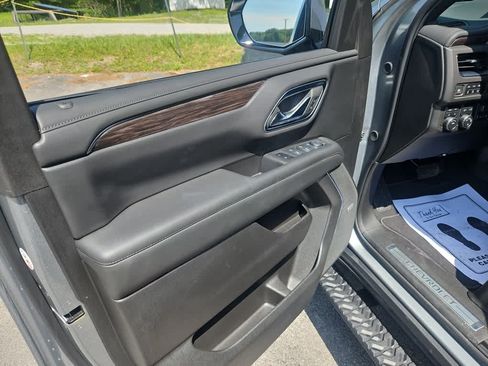 Used 2024 Chevrolet Tahoe Z71 w/ Luxury Package AWD/4WD image 9