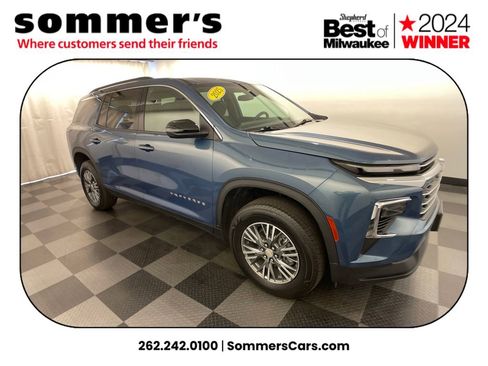 Used 2025 Chevrolet Traverse LT image 6