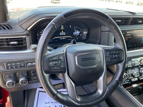 Used 2023 GMC Yukon XL Denali Ultimate AWD/4WD image 11