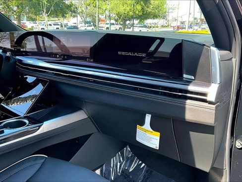 New 2026 Cadillac Escalade ESV Sport AWD/4WD image 31
