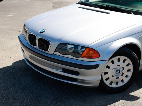 Used 1999 BMW 323i Sedan image 28