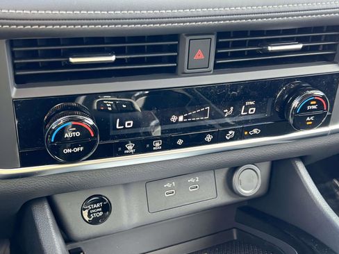 Used 2026 Nissan Rogue SV image 16