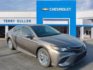 Used 2019 Toyota Camry SE image 1