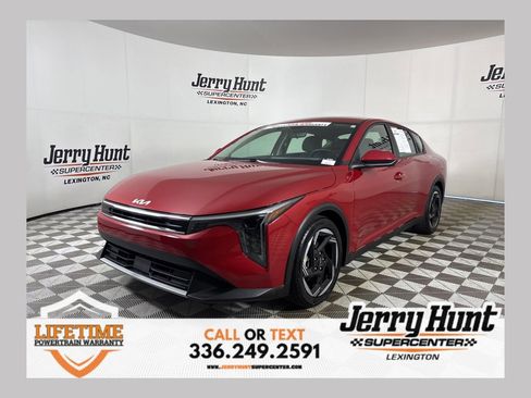 Used 2025 Kia K4 EX image 1