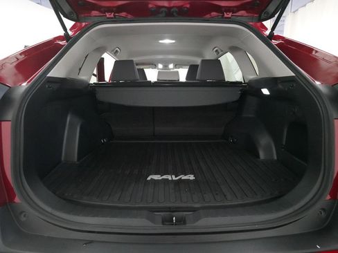 Used 2023 Toyota RAV4 XLE AWD/4WD image 10