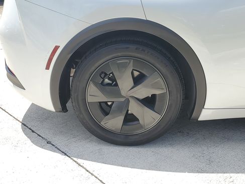 Certified 2024 Toyota Prius LE FWD image 7