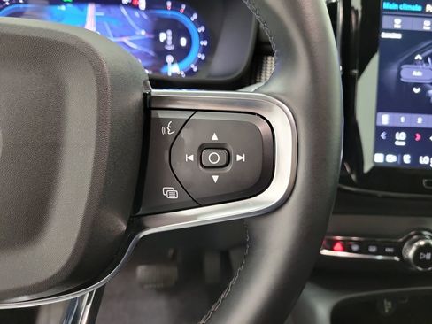 Certified 2025 Volvo XC40 B5 Plus image 25