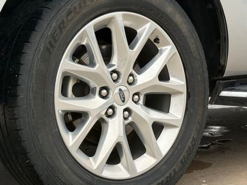 Used 2021 Ford Expedition Max XLT RWD image 12