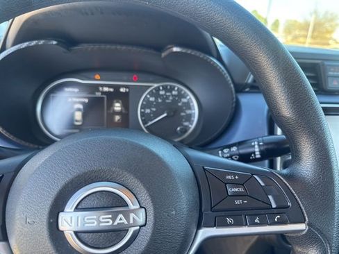Used 2023 Nissan Versa SV image 11