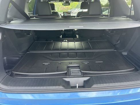 Used 2025 Honda Pilot TrailSport image 11