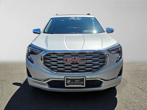 Used 2020 GMC Terrain Denali w/ Denali Premium Package AWD/4WD image 8