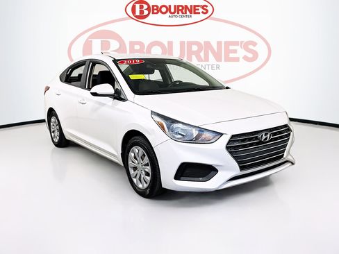 Used 2019 Hyundai Accent SE image 1
