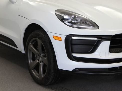 Used 2023 Porsche Macan Turbo AWD/4WD image 3