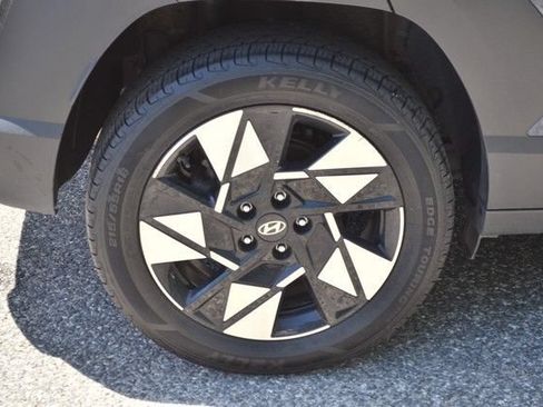 Used 2024 Hyundai Kona SEL AWD/4WD image 11