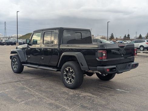 New 2026 Jeep Gladiator Sahara image 5