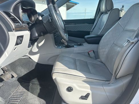 Used 2017 Jeep Grand Cherokee Summit image 15