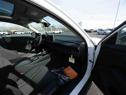 New 2026 Honda Accord SE image 25